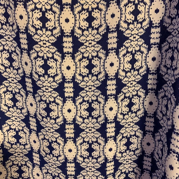 Blue & White Flowy Top - Picture 3 of 4